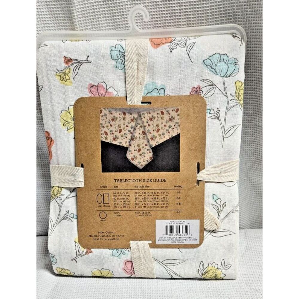 NWT  wholesale merchandize co .‎ 100% cotton petal signature Tablecloth 60*84"